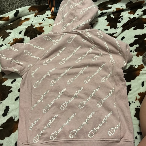 Light pink in color. Size medium. - Picture 4 of 5